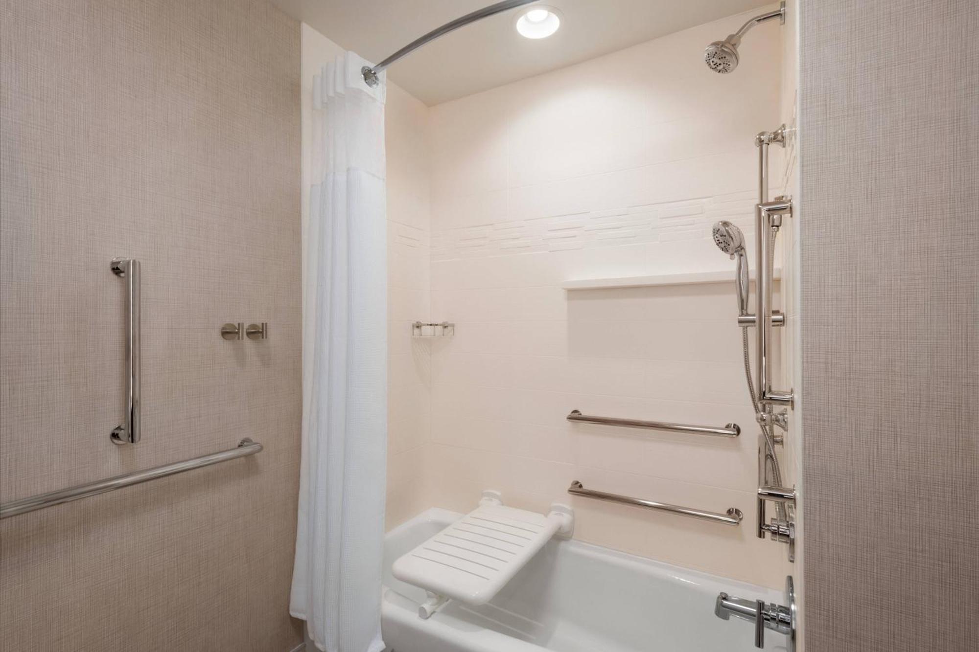 Residence Inn By Marriott Des Moines Анкени Екстериор снимка